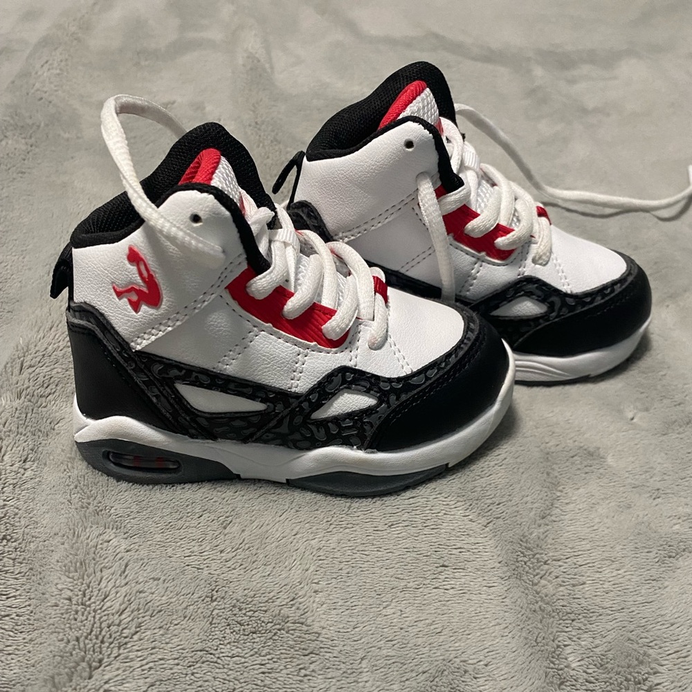 Baby shoes